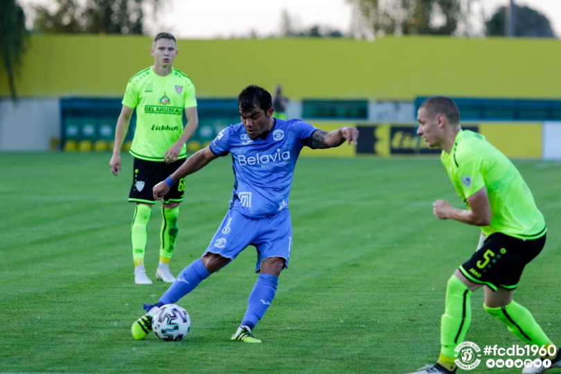 Dinamo-Brest-vs-FC-Slutsk-soi-keo-4