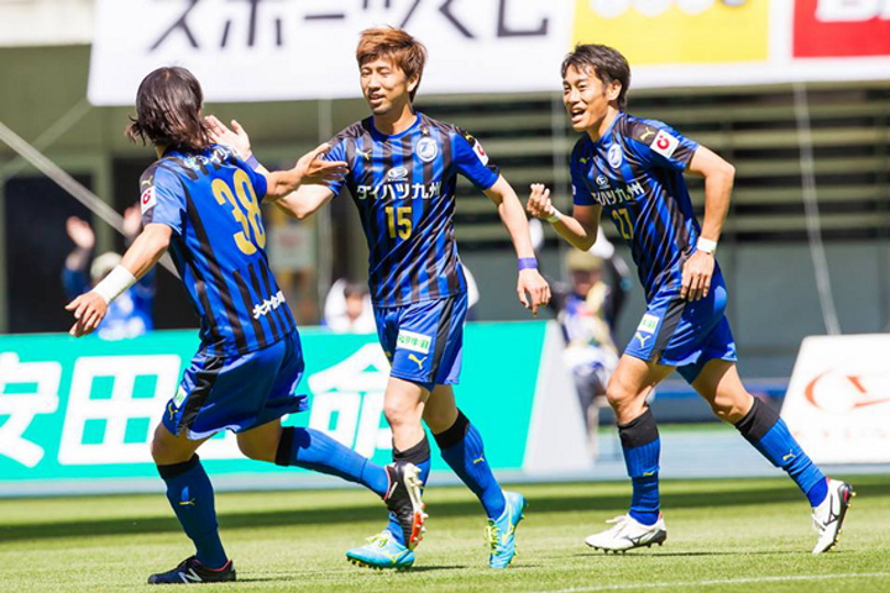 Oita Trinita-vs-Gamba Osaka-soi-keo-4